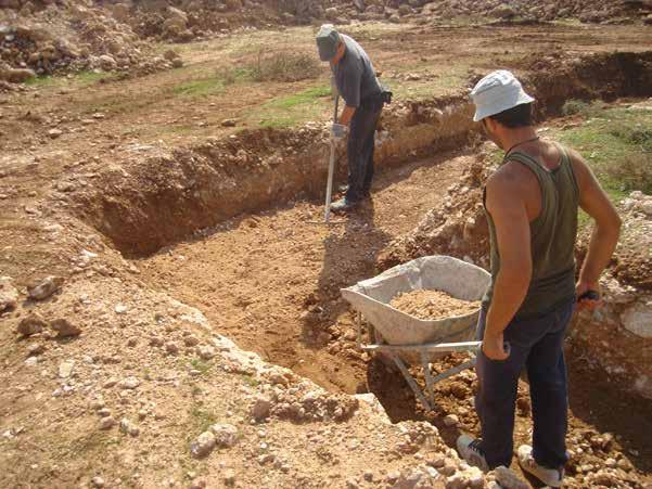 20. ΧΕΙΡΩΝΑΚΤΙΚΗ ΔΙΑΚΙΝΗΣΗ ΦΟΡΤΙΩΝ 20.1 ΝΟΜΟΘΕΣΙΑ ΣΧΕΤΙΚΑ ΜΕ ΧΕΙΡΩΝΑΚΤΙΚΗ ΔΙΑΚΙΝΗΣΗ ΦΟΡΤΙΩΝ Το Π.Δ. 397/94 ορίζει τις ελάχιστες προδιαγραφές ασφαλείας και υγείας κατά τη χειρωνακτική διακίνηση φορτίων, όπου υπάρχει ιδιαίτερος κίνδυνος βλάβης της ράχης και της οσφυϊκής χώρας.