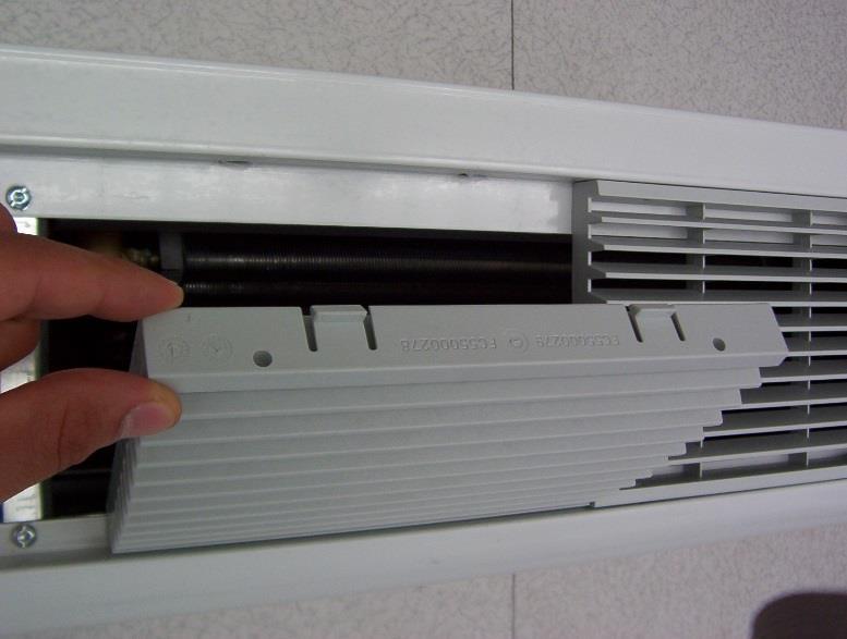 Outlet grids 180 rotation Η παροχή του αέρα μπορεί να κατευθυνθεί : α) κατευθείαν