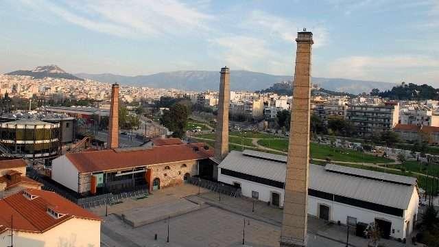 Τις πρωινές ώρες η κίνηση είναι περιορισμένη ενώ αντίθετα τις βραδινές η περιοχή είναι πολυπληθέστερη