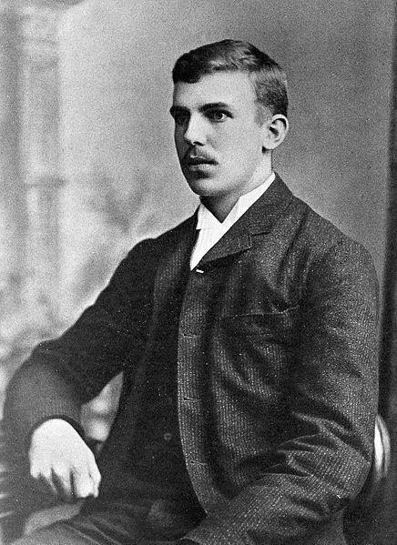 Lord Ernest Rutherford (1871-1937) 1911 : Πειράματα του Rutherford σκέδασης σωματιδίων-α σε Au πυρήνας του ατόμου Rubin 1957 : RBS ως μέθοδος ανάλυσης υλικών (εφαρμογές RBS) Ernest Rutherford aged 21