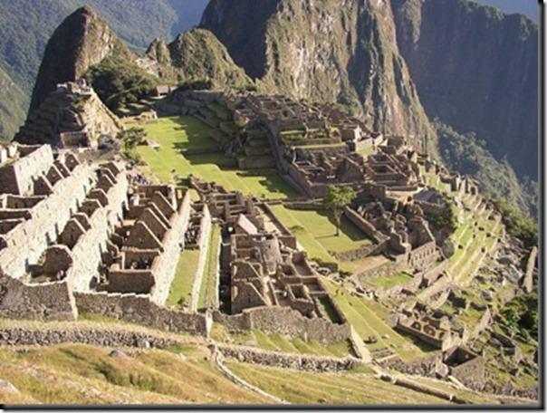 ΑΡΧΙΤΕΚΤΟΝΙΚΑ ΣΤΟΙΧΕΙΑ Οι Ίνκας ήταν εξαίρετοι αρχιτέκτονες και είχαν αναπτύξει μια μοναδική τεχνική χτισίματος με λαξεμένες πέτρες που εφάρμοζαν