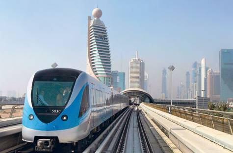 DUBAI METRO Το Μετρό του Ντουμπάι, είναι πλήρως αυτοματοποιημένο, χωρίς οδηγό. Λειτουργούν ήδη 2 γραμμές, ενώ αναμένονται να τεθούν σε λειτουργία άλλες 3 και διαθέτει 43 σταθμούς.