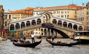 ΕΙΣΑΓΩΓΗ Όποιος περάσει στην Βενετία ξέρει ότι είναι ένα από τα πιο μαγευτικά μέρη του πλανήτη.