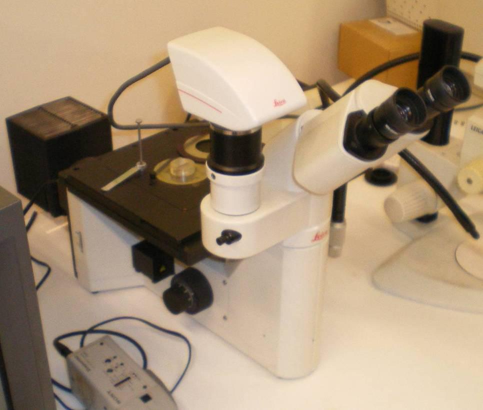 Το οπτικό μικροσκόπιο που χρησιμοποιήθηκε είναι το LEICA DM ILM (Εικόνα Β4). Πρόκειται για ένα ανάστροφο οπτικό μικροσκόπιο, ειδικά σχεδιασμένο για μεταλλουργική παρατήρηση.
