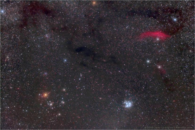 Η δημιουργία των άστρων Taurus molecular cloud Νέφη αερίων γεμίζουν το διαστρικό χώρο,