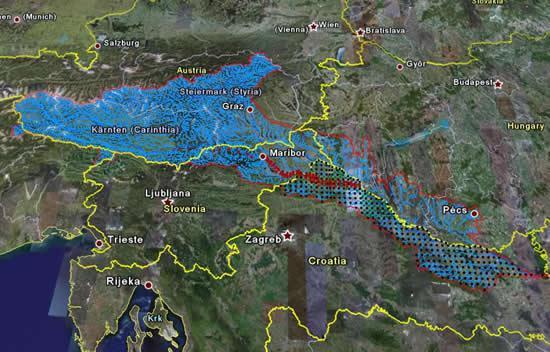 Rijeka Drava u svom donjem toku, što je ujedno i dionica obuhvaćena ovom regulacijom, ima karakter nizinske rijeke s puno meandara.