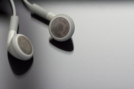 ΜΟΥΣΙΚΗ & ΚΙΝΔΥΝΟΙ Με τη μουσική, υπάρχει κίνδυνος για την ακοή και την