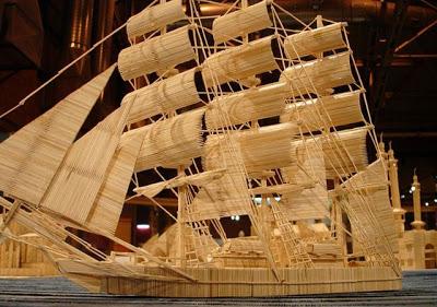 Ο «στόλος των σπίρτων» Ο Άγγλος Philip Warren, πέρασε περισσότερα από 60 χρόνια της ζωής του κατασκευάζοντας μοντέλα πλοίων από σπιρτόξυλα και ξύλινα