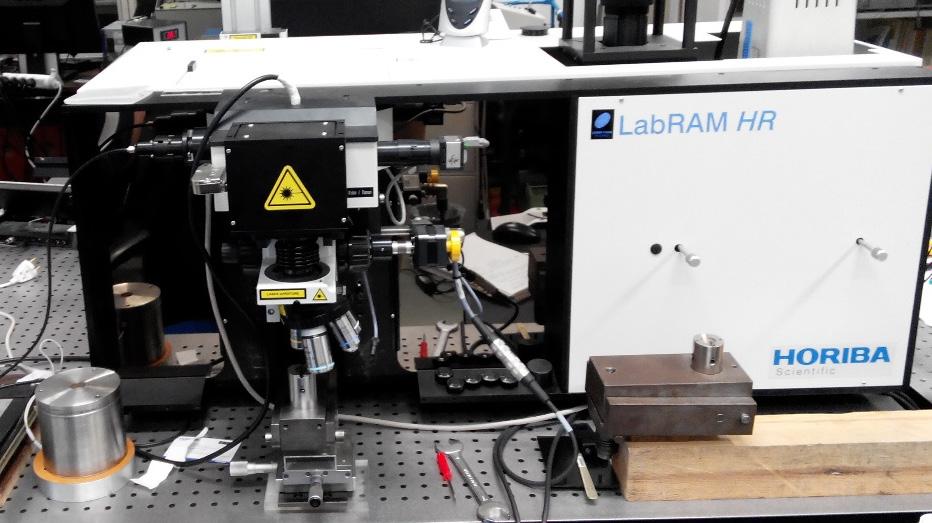 διαθέτει camera CCD (charged coupled device) η οποία ψύχεται με σύστημα ψύξης peltier που χρησιμοποιεί το νερό για την απαγωγή της θερμότητας.