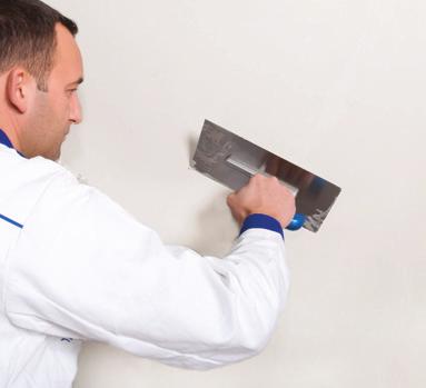 stropoch. Vhodný pre vyplňovanie malých úbytkov na stenách a stropoch môže sa používať na opravy povrchov pred nanesením stierky.