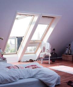 Περισσότερες λύσεις VELUX για το σπίτι σας Μπαλκόνι GDL Cabrio Το VELUX Cabrio μετατρέπει το παράθυρο στέγης σας