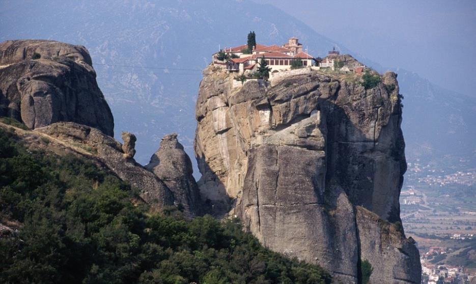 Το καθολικό έγινε επί μητροπολίτου Λαρίσης Διονυσίου του Ελεήμονος και επί εξάρχου Σταγών ιερομονάχου Νικάνορος.