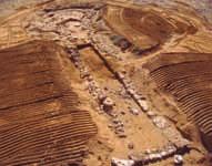 Πρόκειται για τους πρώτους μυκηναϊκούς θολωτούς τάφους που ανευρίσκονται στο βόρειο του Αλφειού τμήμα της Ηλείας.