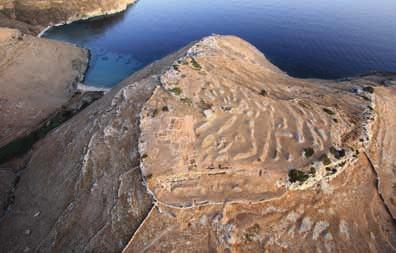 ΚΑ' ΕΦΟΡΕΙΑ ΠΡΟÏΣΤΟΡΙΚΩΝ ΚΑΙ ΚΛΑΣΙΚΩΝ ΑΡΧΑΙΟΤΗΤΩΝ Με τις πρόσφατες ανασκαφές στις Κυκλάδες η κυκλαδική προϊστορία τίθεται σε εντελώς νέες βάσεις, αφού αποκτάται επιτέλους γνώση για τη μορφή και τις