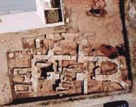 ΣΠΕΤΣΕΣ Η ανασκαφική έρευνα στο ακρωτήριο Παλαιογιώργη (2006-2007), έφερε στο φως ερείπια ναού με μεγάλη ημικυκλική αψίδα. Βόρεια και νότια εντοπίστηκαν κλίτη και στα δυτικά τμήμα νάρθηκα.
