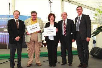 zasocialno delo Maribor in Zorko A. Cerkvenik, predsednik upraveistrabenz plini. povabilu, da nazdravijo enemu izmed najstarejših mariborskih podjetij. Slovesno praznovanje je potekalo 7.