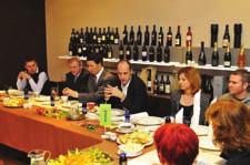 Vidrih, v o d j a p ro d a j e j e k l e n k (foto: Jorg Ceglar), Butan plin je v torek, 8. decembra 2009 organiziral prednovoletno srečanje z novinarji, v restavraciji Borbona v Ljubljani.