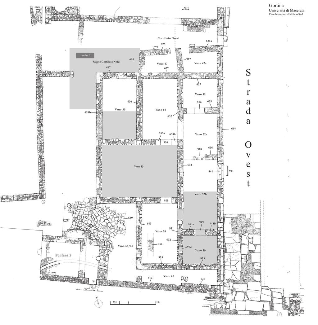 Roberto Perna Εικ. 1 : Κάτοψη του Νοτίου Κτηρίου πλησίον της Βυζαντινής Συνοικίας της Γόρτυνας. λάμου, στις στενές πλευρές, διαρθρώνονται δύο μικρά τετράγωνα δωμάτια (52 και 59).