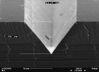 Τεχνολογία φωτονικών κρυστάλλων 9 Το πυρίτιο είναι διάφανο σε μήκη κύματος μεγαλύτερα των 1.1μm, με δείκτη διάθλασης περίπου 3.5.