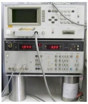 pa meter/dc voltage source (HEWLETT PACKARD 4140B) Η συσκευή pa meter/dc voltage source (HEWLETT PACKARD 4140B) είναι μία σύνθετη γεννήτρια τάσης η οποία χρησιμοποιήθηκε για την εφαρμογή τάσης και