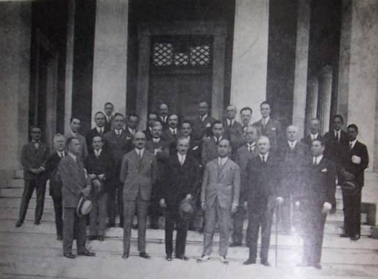 Οι καθηγητές του ΕΜΠ 1922-1941, δίδαξαν 63 καθηγητές 44 είχαν κάνει σπουδές μηχανικού 22 ήταν διπλωματούχοι ΕΜΠ 50 σπούδασαν σε ξένα πολυτεχνεία και πανεπιστήμια: 26 στη Γερμανία 15 στη Γαλλία 7