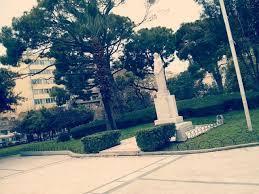Η αρχική του ονομασία ήταν Ομόνοια (Πλατεία Ομονοίας, "Πλατεία Ομόνοιας»), αλλά μετονομάστηκε μετά Βασίλισσα Όλγα της Ελλάδα - άλλες μεγάλες κεντρική πλατεία της πόλης, Γεωργίου Πλατεία Ι, το όνομά