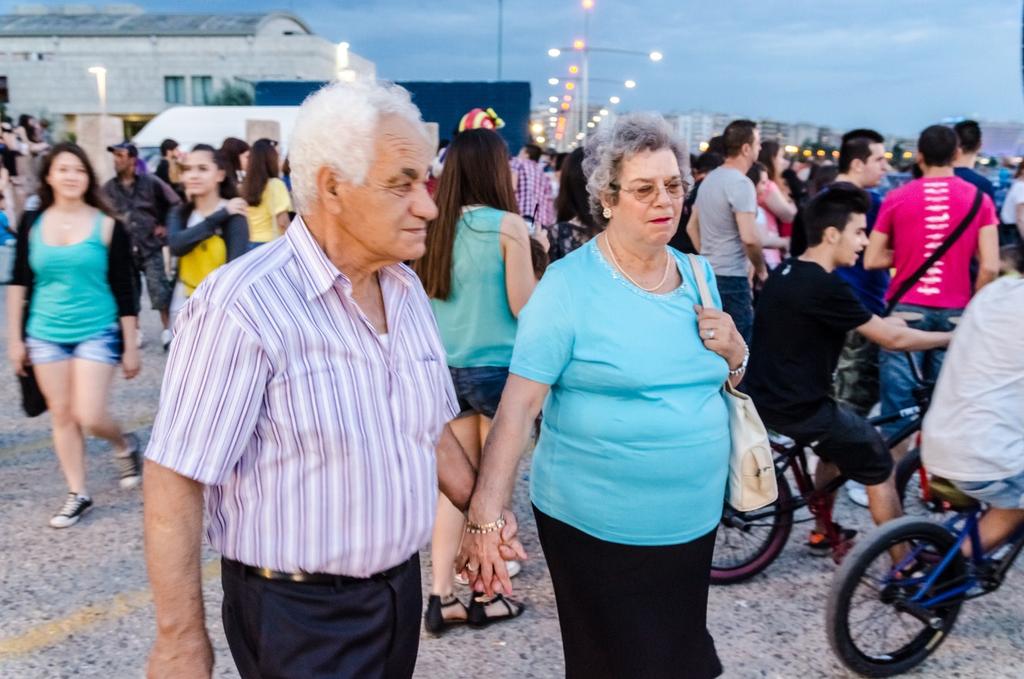 Σχόλια, παράπονα, προσφυγές Η ΕΟΚΝΑ ενθαρρύνει την υποβολή σχολίων εκ μέρους σας, ώστε να βελτιώσει τις υπηρεσίες της. Αν μείνατε ευχαριστημένοι από τις υπηρεσίες μας, μπορείτε να μας το πείτε.