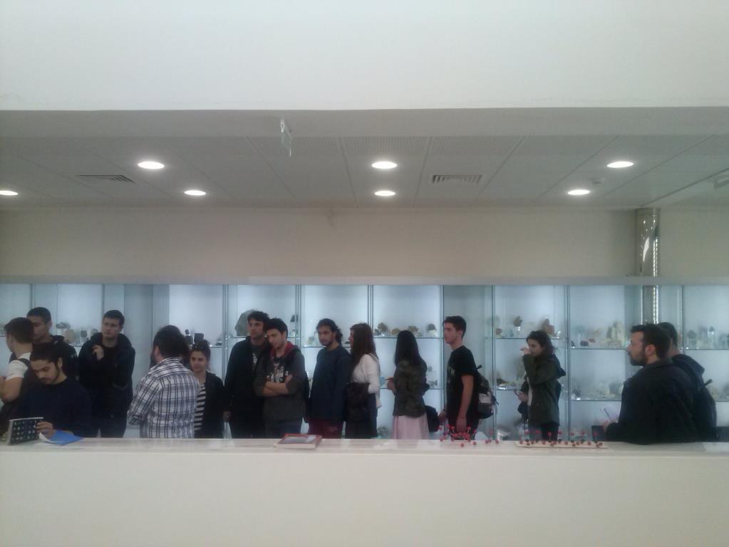 Εικόνα 3 - Επίσκεψη μαθητών στο Ορυκτολογικό Μουσείο της Σχολής Μηχανικών