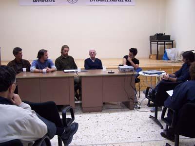 12 Το ίδιο βράδυ, δόθηκε συνέντευξη Τύπου από τα μέλη της αποστολής, στην αίθουσα του Εργατικού Κέντρου Σάμου.