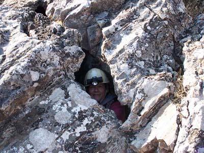 Γιώργο Σπυρόπουλο παρακινητή στο να γίνει και δεύτερη σπηλαιολογική αποστολή και «συλλέκτη» ακόμα περισσότερων πληροφοριών για τα σπήλαια του νησιού. Μαζί του ήταν ο κ.