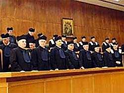 Η διασφάλιση του θεσµού του Συντάγµατος και της νοµιµότητας των διοικητικών πράξεων καθιστά αναγκαία την ύπαρξη της συνταγµατικής δικαιοσύνης.