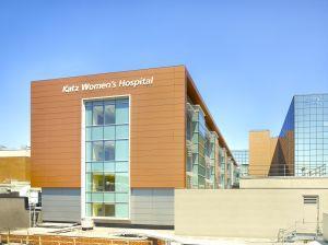 Κεφάλαιο 7 2. Katz Women's Hospital ςτο North Shore Uni ersity Hospital ςτθ Μαςαχουςζτθ, N.Y (θ πιςτοποίθςθ αφορά μόνο τον 3ο και 4ο όροφο ) Εικόνα 7.18 Katz Women's Hospital (Πθγι: http://www.