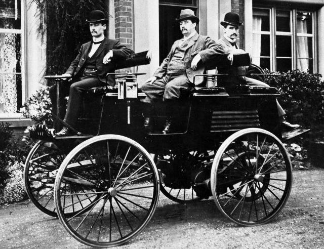 Π τραμ στο Λίβερπουλ και στο Μπέρμιγχαμ, κατασκεύασε το πρώτο ηλεκτρικό αυτοκίνητο παραγωγής στο Λονδίνο το 1884, χρησιμοποιώντας τις δικές του ειδικά σχεδιασμένες επαναφορτιζόμενες, μεγάλης