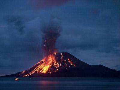 H αναδιαμόρφωση της Σαντορίνης και το τέλος της Μινωικής Κρήτης Η έκρηξη του ηφαιστείου της Θύρας στη Σαντορίνη υπολογίζεται πως έγινε γύρω στο 1500 π.