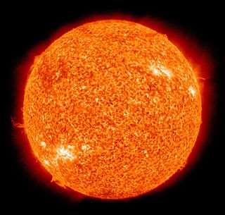 Ήλιος Ο Ήλιος είναι ο αστέρας του ηλιακού μας συστήματος και το λαμπρότερο σώμα του ουρανού.