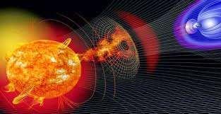 Η Ηλιακή ατμόσφαιρα διακρίνεται σε δύο επιμέρους στοιβάδες. Η πρώτη εξ αυτών που βρίσκεται αμέσως πάνω από τη φωτόσφαιρα καλείται χρωμόσφαιρα. Το ύψος της φθάνει περί τα 15.000 χλμ.