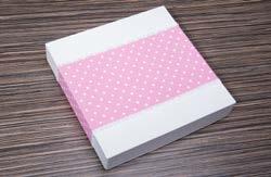 Κουτί χάρτινο με πουά ύφασμα σε ροζ, γαλάζιο και μπεζ