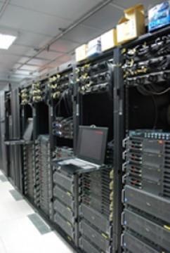 Α) Κέντρο Δεδομένων ΕΚΧΑ ΕΚΧΑ Τεχνολογία (Συστήματα) Κέντρο Δεδομένων (Data Center) Ισχύς: >110 servers (4 IBM, 24 DB servers, 85 client servers) Χωρητικότητα αποθήκευσης δεδομένων: >320 Terabytes