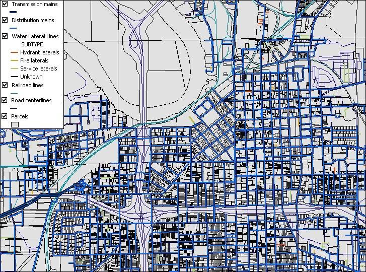 Parcels που δείχνει τα οικοδομικά τετράγωνα της πόλης, το Road_cl (road centerlines) που δείχνει το οδικό δίκτυο της πόλης και το Rrline (rail road line) που δείχνει το σιδηροδρομικό δίκτυο της πόλης.