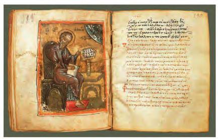 Τα χειρόγραφα Τα βιβλία των Βυζαντινών ήταν χειρόγραφα, γραμμένα πάνω σε περγαμηνή, πάνω δηλαδή σε λεπτό, επεξεργασμένο δέρμα κατσικιού. Τα βιβλία αποτελούνταν από ορθογώνια φύλλα ραμμένα μεταξύ τους.