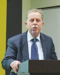Συγκεκριµένα, σύµφωνα µε πληροφορίες του Profi, σε συνάντηση που είχαν οι δύο παραπάνω φορείς την Πέµπτη 27 Απριλίου, η πλευρά του υπουργείου ανέφερε ότι η προδηµοσίευση θα βγει µέ- Ο πρόεδρος του