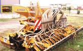 Πρέσα CLAAS QUADRANT Τετράγωνη, µε pick up 2,1m και διαστάσεις τετράγωνης µπάλας 300x120x70 εκ.