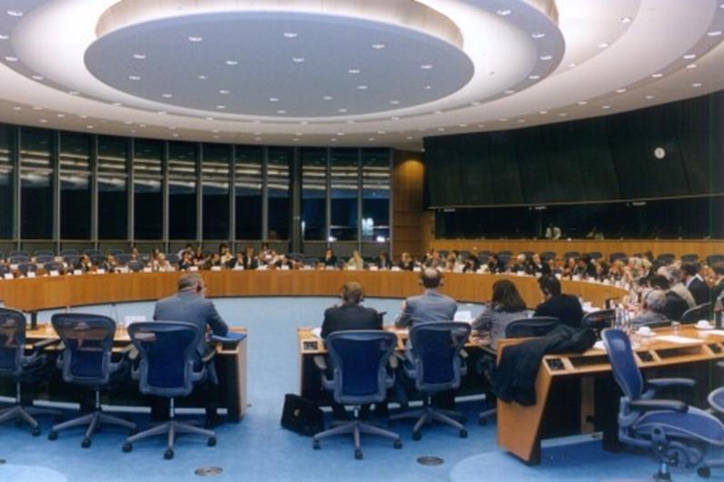 Συνεδρίαση της επιτροπής συνδιαλλαγής - Ευρωπαϊκή Ένωση - Ευρωπαϊκό Κοινοβούλιο Τρίτη ανάγνωση (μετά την επιτροπή συνδιαλλαγής) Μια συμφωνία που επιτεύχθηκε στην επιτροπή συνδιαλλαγής πρέπει να