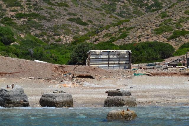 3. Αυθαίρετο ισόγειο πλακοσκεπές κτίσμα