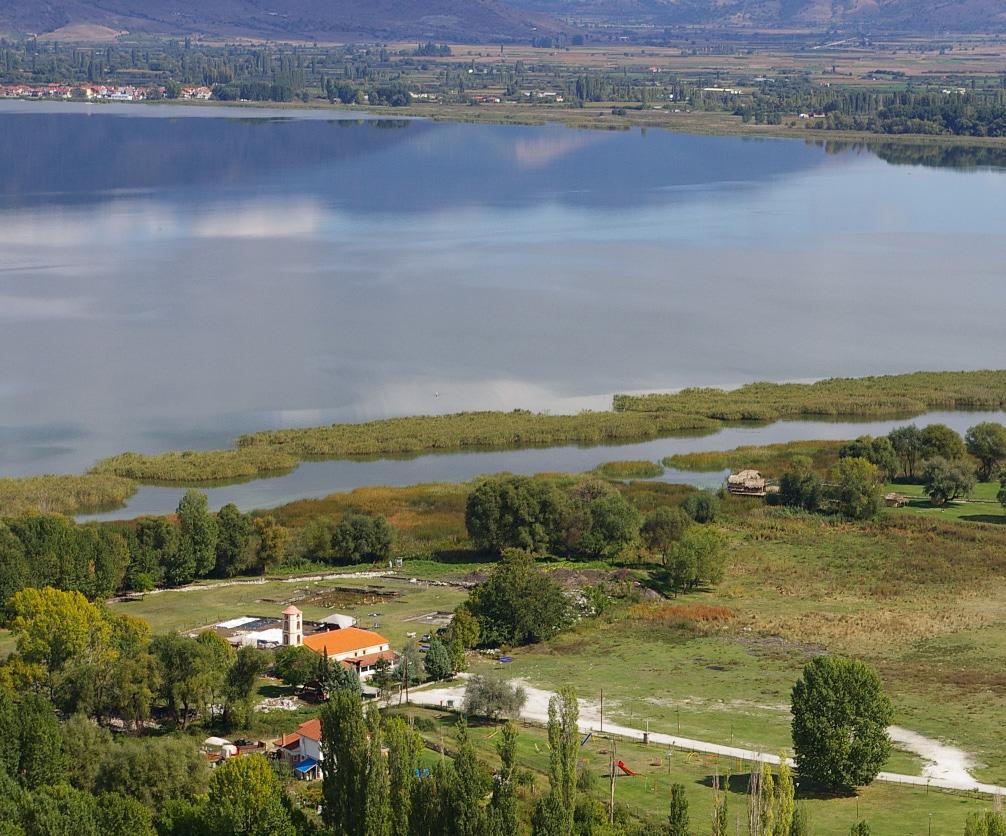 To Νεολιθικο Δισπηλιο Στο κεφάλαιο αυτό θα παρουσιαστούν τόσο το σύνολο των βλημάτων σφεντόνας που έχουν βρεθεί κατά τη διάρκεια των πολυετών ανασκαφών στο Δισπηλιό Καστοριάς όσο και τα πρώτα