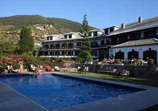PRINCE STAFYLOS HOTEL 4* Το ξενοδοχείο Πρίγκιπας Στάφυλος βρίσκεται στην πόλη της Σκοπέλου, μόλις 90 μέτρα από την