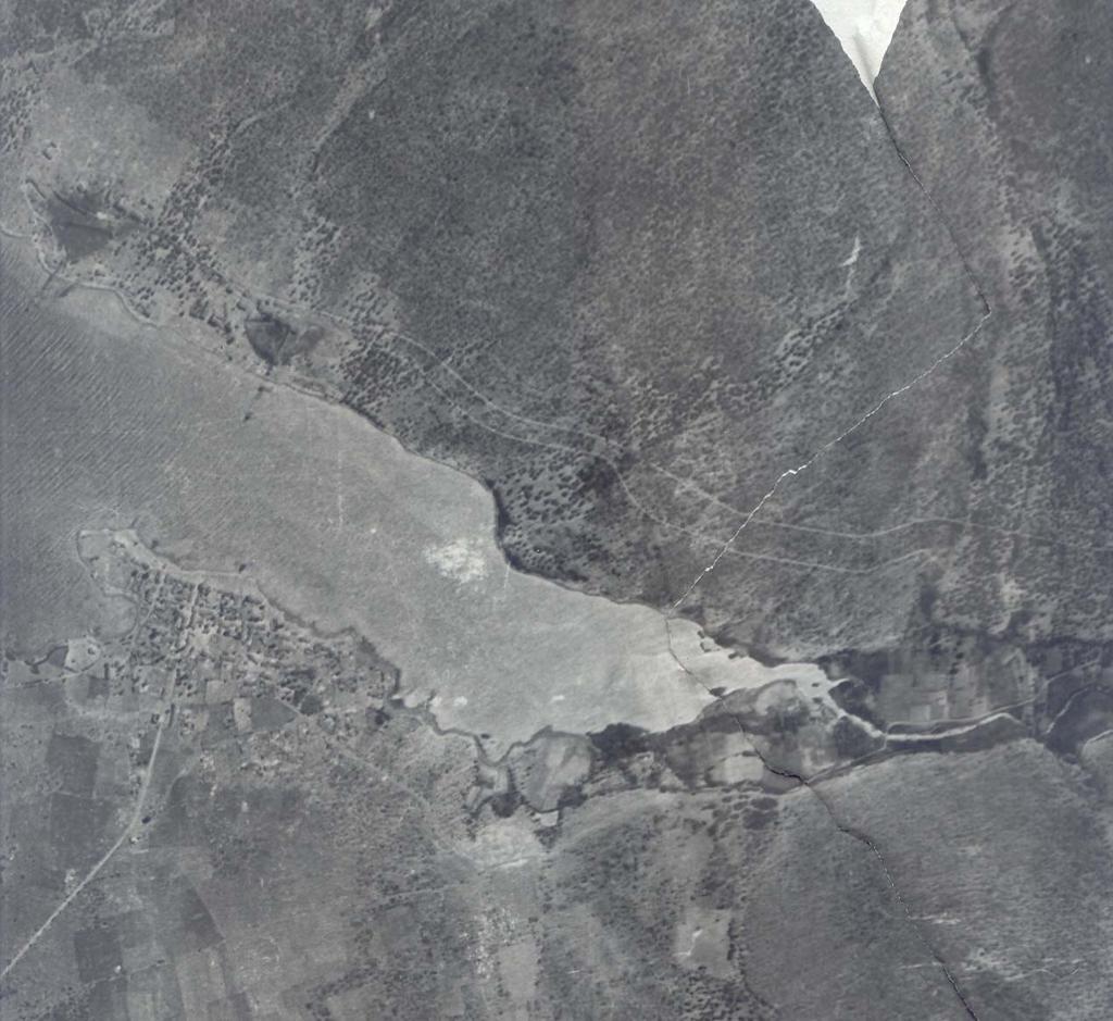 Γ.4 Κόλπος Λάρυµνας Στον κόλπο της Λάρυµνας, αντιδιαµετρικά διακρίνονται ο οµώνυµος οικισµός και το εργοστάσιο µεταλλουργίας της ΛΑΡΚΟ.