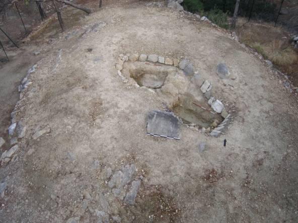 Πυργιακόνι: Νεκρικό τοπίο και νεκρική λατρεία Στοιχεία βαρύνουσας σημασίας, σε σχέση με την άσκηση ηρωολατρείας κατά τους ιστορικούς ιδίως χρόνους, στην ίδια την περιοχή της πρωτεύουσας του