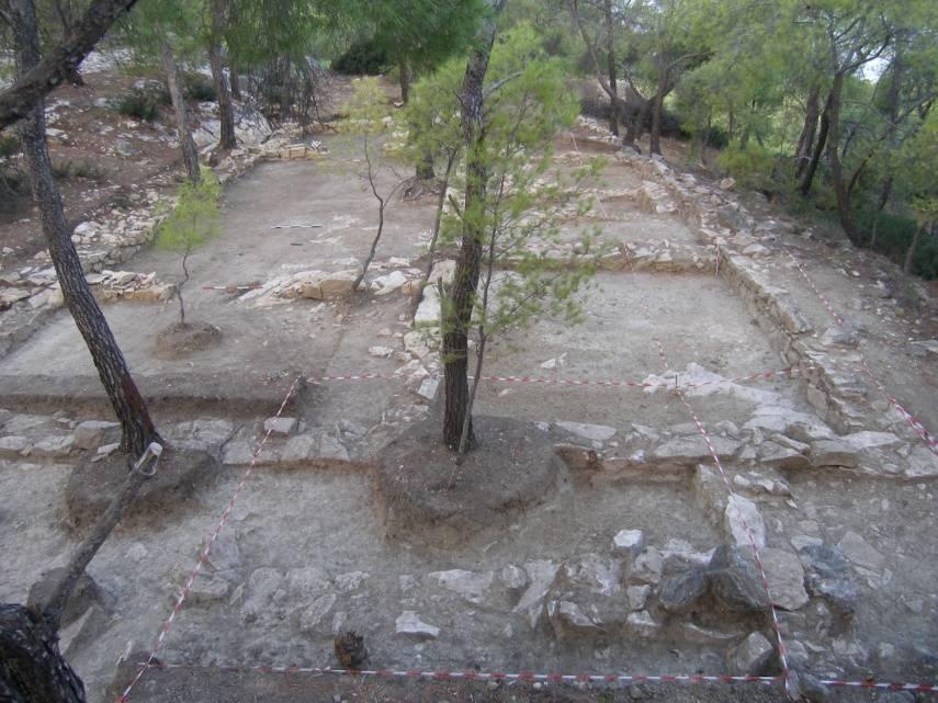 Σαλαμίς, Πυργιακόνι. Άποψη του μεγάλου Μυκηναϊκού συγκροτήματος από τα ανατολικά. Αρχείο Πανεπιστημιακής Ανασκαφής Σαλαμίνος.