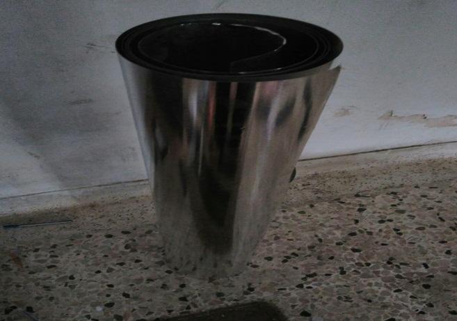 24 Di dalam projek ini kepingan aluminium digunakan sebagai rangka pemisah Styrofoam bagi mengekalkan bentuk dan suhu bagi kedua-dua ruangan panas dan sejuk.